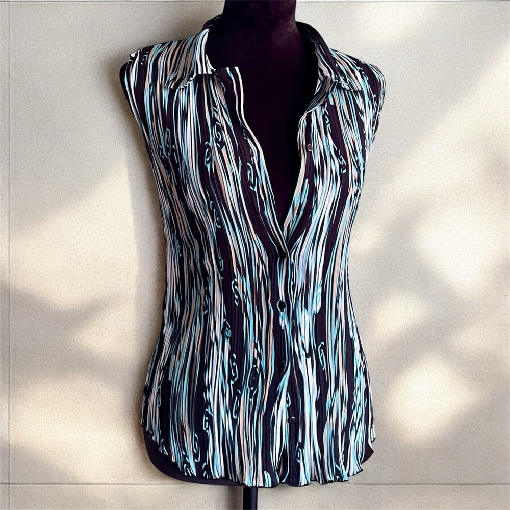 Crinkle Striped Sleeveless Button Down
